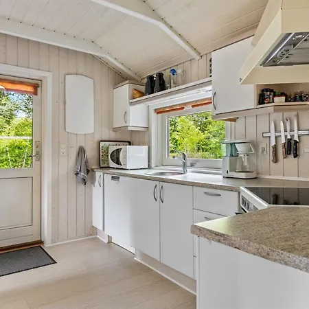 Vakantiehuis Hennrik - 240m From The Sea By Interhome *