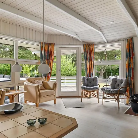 Hennrik - 240m From The Sea By Interhome Vakantiehuis *