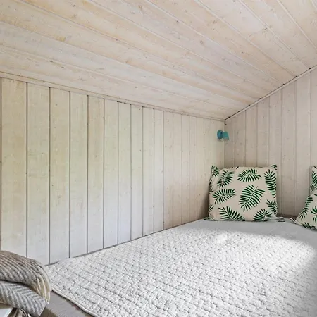 Vakantiehuis Hennrik - 240m From The Sea By Interhome
