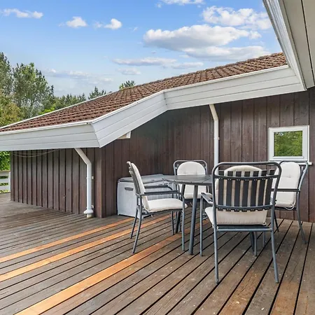 Hennrik - 240m From The Sea By Interhome *