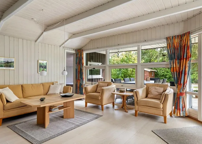 Hennrik - 240m From The Sea By Interhome *