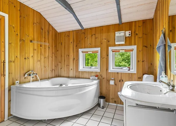 Hennrik - 240m From The Sea By Interhome *