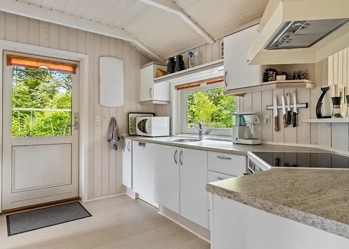 Holiday home Hennrik - 240m From The Sea By Interhome *