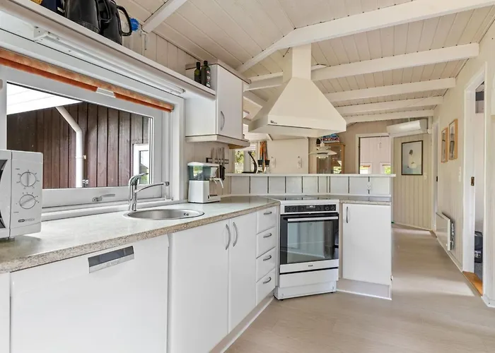 Hennrik - 240m From The Sea By Interhome *